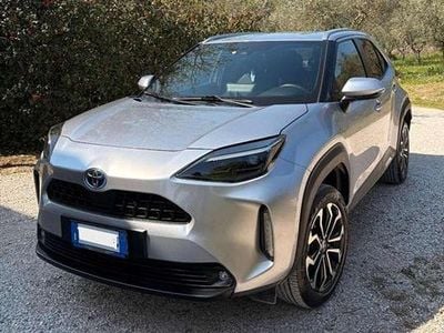 Usata Toyota Yaris Cross Trend 92 CV (67 kW) 2022 Argento SUV