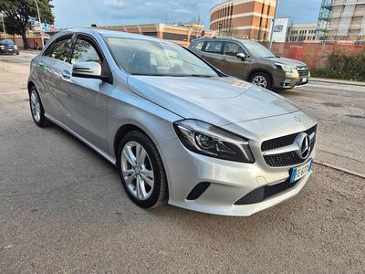 Usata Mercedes A180 Premium 109 CV (80 kW) 2016 Argento Berlina