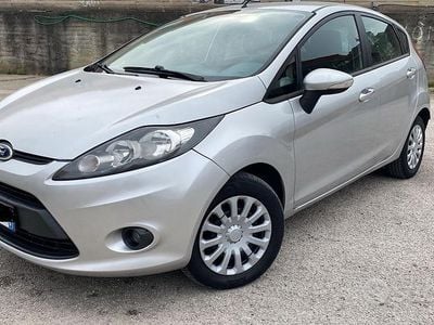 Usata Ford Fiesta 67 CV (49 kW) 2011 Grigio Utilitaria