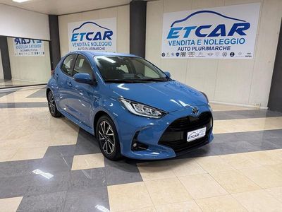 Usata Toyota Yaris Hybrid Trend 92 CV (67 kW) 2021 Blu Berlina