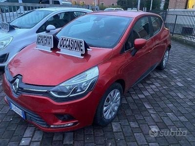 Usata Renault Clio IV Intens 75 CV (55 kW) 2017 Rosso Berlina