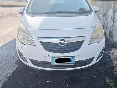 Usata Opel Meriva 75 CV (55 kW) 2011 Bianco Monovolume
