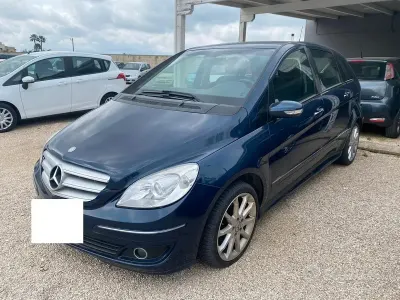 Käytetty Mercedes B180 109 HP (80 kW) 2008 Sininen Tila-auto
