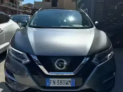 Usata Nissan Qashqai Tekna 110 CV (80 kW) 2018 Grigio SUV