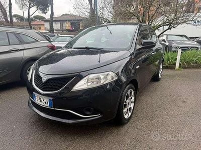 Usata Lancia Ypsilon Gold 69 CV (50 kW) 2016 Nero Utilitaria