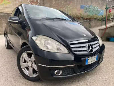 Usata Mercedes A180 109 CV (80 kW) 2009 Nero Berlina