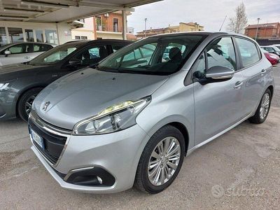 Usata Peugeot 208 Allure 81 CV (59 kW) 2018 Grigio Utilitaria
