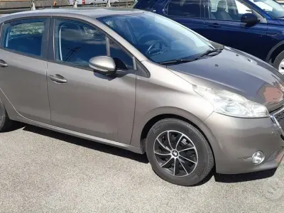 Usata Peugeot 208 82 CV (60 kW) 2012 Marrone Utilitaria