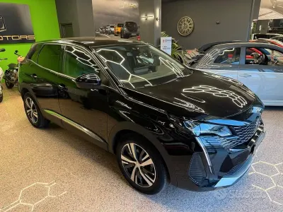 Usata Peugeot 3008 Allure 131 CV (96 kW) 2022 Nero SUV