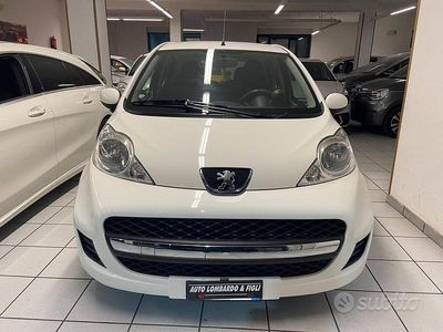 Usata Peugeot 107 68 CV (50 kW) 2010 Bianco Utilitaria