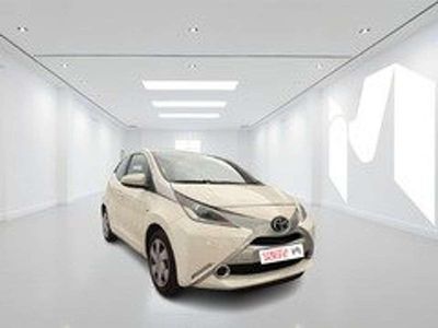 Usata Toyota Aygo X-wave 69 CV (50 kW) 2016 Bianco Utilitaria
