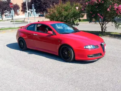 Usata Alfa Romeo GT 166 CV (122 kW) 2005 Rosso Coupé