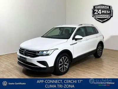 Usata VW Tiguan Life 131 CV (96 kW) 2023 Pure white SUV