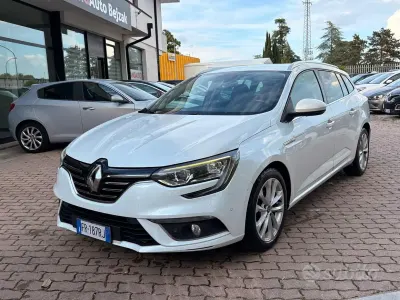 Usata Renault Mégane GrandTour Bose Edition 110 CV (80 kW) 2018 Bianco Station wagon