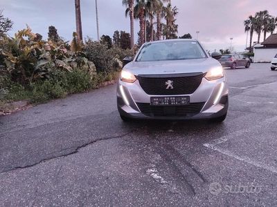 Usata Peugeot 2008 Active 110 CV (80 kW) 2022 Grigio SUV