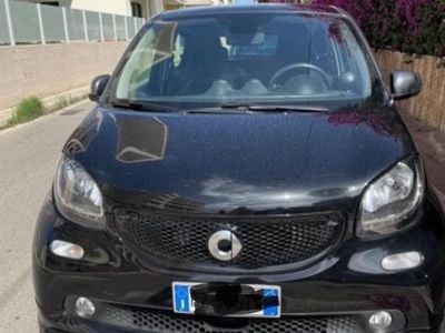 Begagnad Smart ForFour 2019 Svart Halvkombi