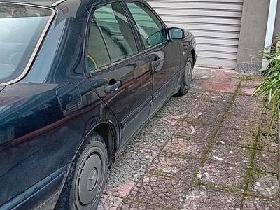 Usata Mercedes E220 143 CV (105 kW) 2000 Berlina