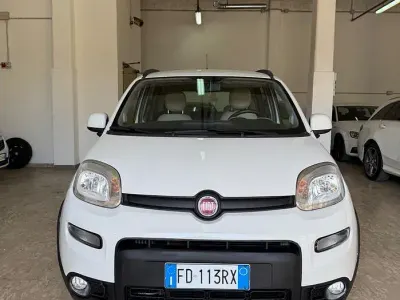 Usata Fiat Panda 4x4 Lounge 95 CV (69 kW) 2016 Bianco Utilitaria