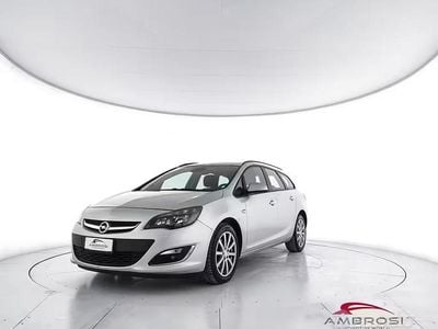 Usata Opel Astra 130 CV (95 kW) 2013 Grigio