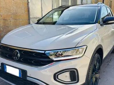 Usata VW T-Roc Sport 110 CV (80 kW) 2023 SUV