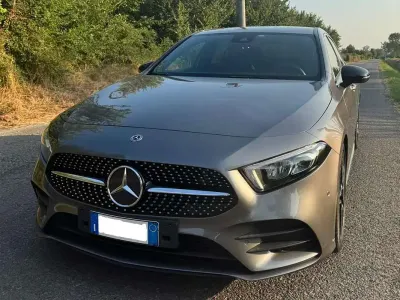 Usata Mercedes A180 Premium 116 CV (85 kW) 2019 Grigio Berlina