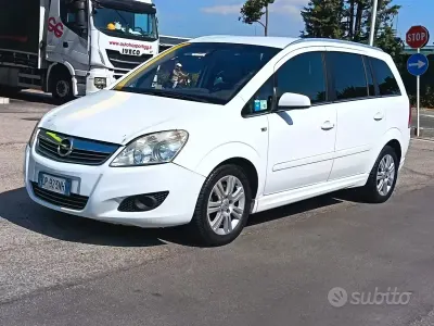 Usata Opel Zafira Club 94 CV (69 kW) 2008 Bianco Monovolume