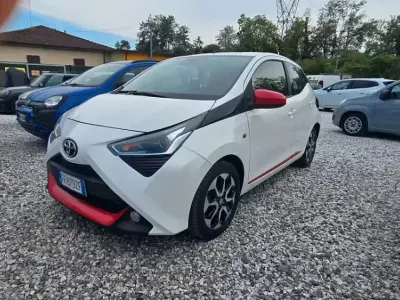 Usata Toyota Aygo Cool 69 CV (50 kW) 2018 Bianco Utilitaria
