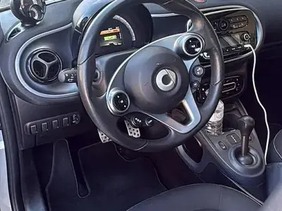 Begagnad Smart ForFour Electric Drive 41 kW (56 HK) 2022 Grå Sedan