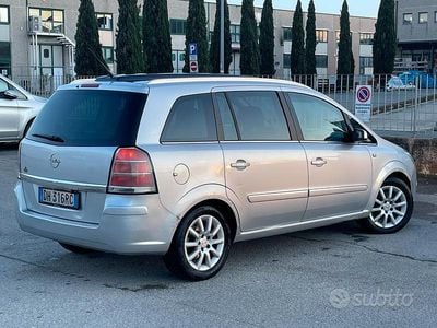 Grigio Usata 2007 Opel Zafira Monovolume | 1900 € (Ottimo prezzo)