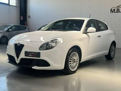 Usata Alfa Romeo Giulietta Business 120 CV (88 kW) 2017 Bianco Utilitaria