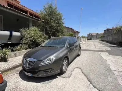Usata Lancia Delta 120 CV (88 kW) 2010 Utilitaria
