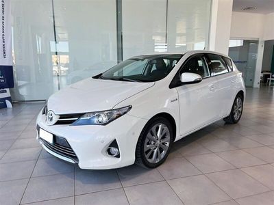 usata Toyota Auris Hybrid -