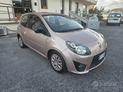 Gebraucht Renault Twingo 75 PS (55 kW) 2011 Violett Kleinwagen