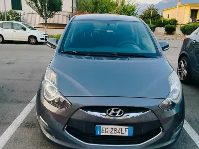 Usata Hyundai ix20 90 CV (66 kW) 2011 Grigio Utilitaria