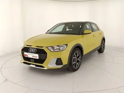 Käytetty Audi A1 Admired 95 HP (69 kW) 2022 Keltainen Katumaasturi