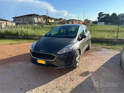 Usata Ford Fiesta 86 CV (63 kW) 2018 Grigio Utilitaria