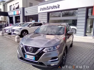Usata Nissan Qashqai N-Connecta 110 CV (80 kW) 2017 Grigio SUV