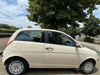 Usata Lancia Ypsilon 60 CV (44 kW) 2003 Giallo Utilitaria