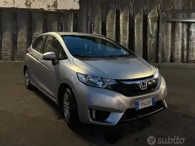 Usata Honda Jazz Trend 102 CV (75 kW) 2017 Grigio Utilitaria