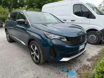 Usata Peugeot 5008 GT 131 CV (96 kW) 2023 Blu SUV