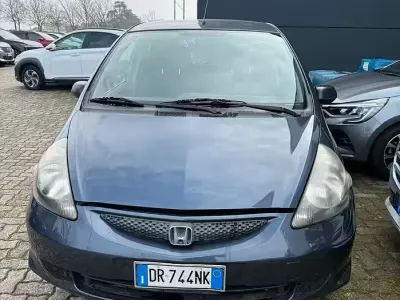 Usata Honda Jazz 78 CV (57 kW) 2008 Grigio Utilitaria