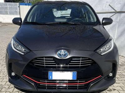 Usata Toyota Yaris Hybrid Lounge 92 CV (67 kW) 2020 Berlina