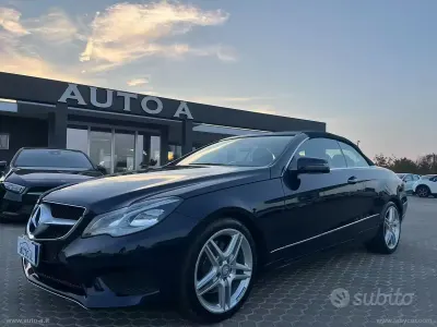 Usata Mercedes E220 170 CV (125 kW) 2015 Blu/azzurro Cabrio