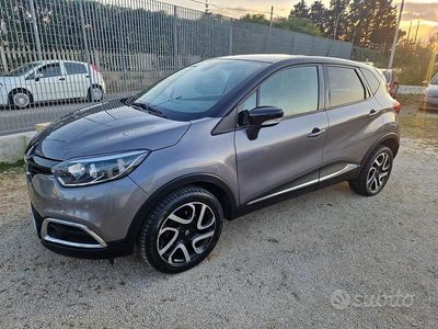 Usata Renault Captur 90 CV (66 kW) 2017 Grigio SUV