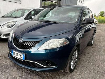 Usata Lancia Ypsilon Gold 69 CV (50 kW) 2016 Blu/azzurro Utilitaria