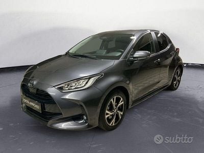 Usata Toyota Yaris Hybrid Trend 92 CV (67 kW) 2024 Grigio Berlina