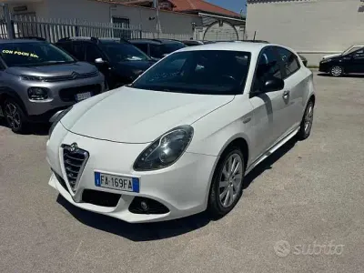 Usata Alfa Romeo Giulietta Exclusive 105 CV (77 kW) 2015 Bianco Utilitaria