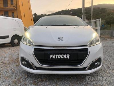 Usata Peugeot 208 Active 82 CV (60 kW) 2017 Bianco Utilitaria