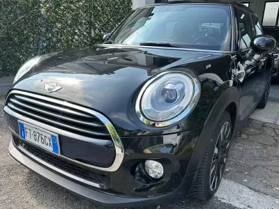 Usata Mini Cooper D Business 116 CV (85 kW) 2018 Nero Utilitaria