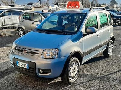Usata Fiat Panda 4x4 Climbing 60 CV (44 kW) 2010 Blu/azzurro Utilitaria